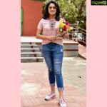 Hariprriya Instagram - I'm not a great fan of #awards for its commercial aspects these days !! but I eagerly wait for the reviews of #film #critics 🤩 Now, I look forward to the #ChandanavanaFilmCriticsAwards by @AcademyCFC every year 😎 Happy and glad to have unveiled the #trophy today. May the #best win 🏆