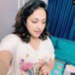 Hariprriya Instagram – ‪ನವ ಯುಗದ ಆದಿ – ಯುಗಾದಿ 🙂 ‬
‪ಎಲ್ಲರಿಗೂ ಯುಗಾದಿ ಹಬ್ಬದ ಶುಭಾಶಯಗಳು 💐😇 #StayHomeStaySafe #StopTheSpreadOfCorona #fightagainstcorona ‬#helo #helokannadaofficial