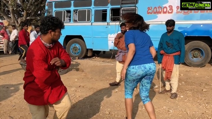 Hariprriya Instagram - Siddhambe is one role that will always stay close to my heart 🥰 All the hard work that went into achieving what we see on screen is unforgettable😍😍 Performing my own stunts without a stunt double was a thrilling experience 🤩 Tried sword fighting for the very first time 🙈 It was quite a task but super fun at the same time!! Respect for actors who perform their own stunts has increased twofold🙏 As an artist, I feel really proud portraying a historic character from the 16th century - Siddhambe who was a great queen and skilled fighter from Chitradurga! ❤️ So here's a glimpse of my transformation into Siddhambe 😊 #Bichchugathi releasing tomorrow 🤩😍❤️