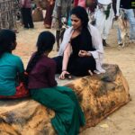 Hariprriya Instagram - Feeling nostalgic playing 5 stones on the sets of #Bichchugathi 🤩 #childhoodmemories 😍😍 Have you guys played this game like me? Share your best memory with me in the comments below 🥰 #Bichchugathi in theaters from 28th Feb 🤩