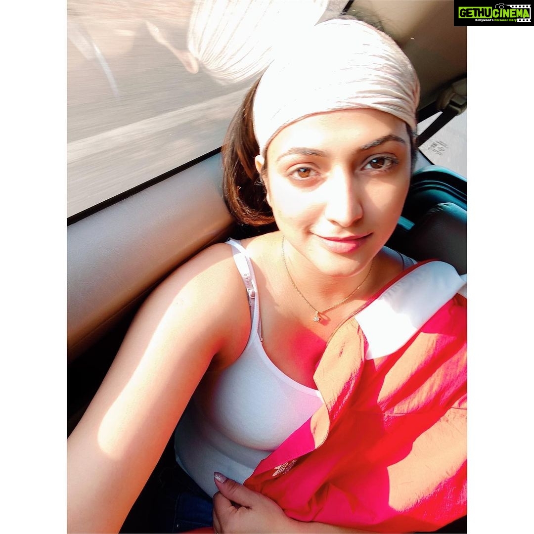 Hariprriya Instagram - If we were meant to stay in one place , we would have roots instead of feet π
!! So donβt listen to what they say. GO SEE π TRAVEL !! Before u run out of time π€© It leaves u speechless then turns u into a storyteller π #traveltheworld #traveling #traveldiaries