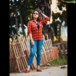 Hariprriya Instagram – Let’s welcome 2020 with swag! 😎🤩😍 Happy New Year everyone 🥰❤️💃🏻🎉🎉 It was hard to let go of 2019 which gave many memories 🤗🤗 Lets make 2020 the most memorable one ❤️❤️❤️