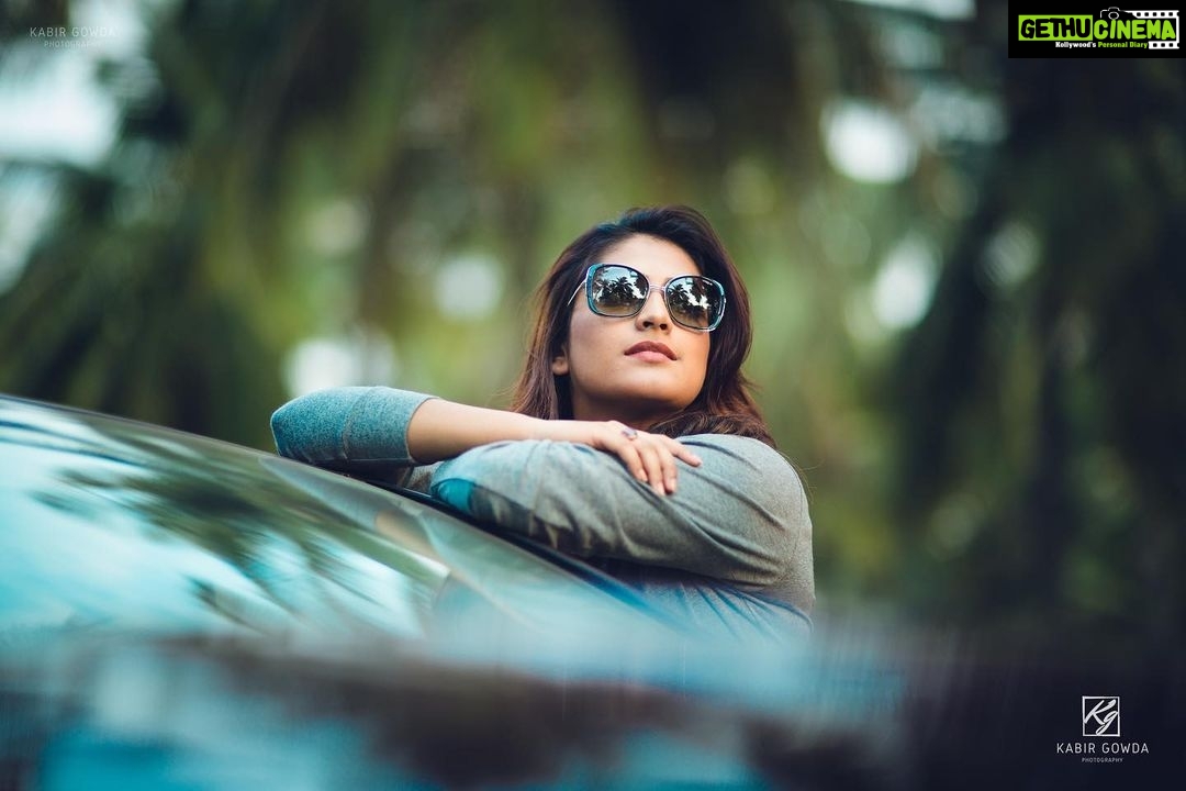 Hariprriya Instagram - Start your day with positive thoughts 🥰 Rise & Shine 🤩