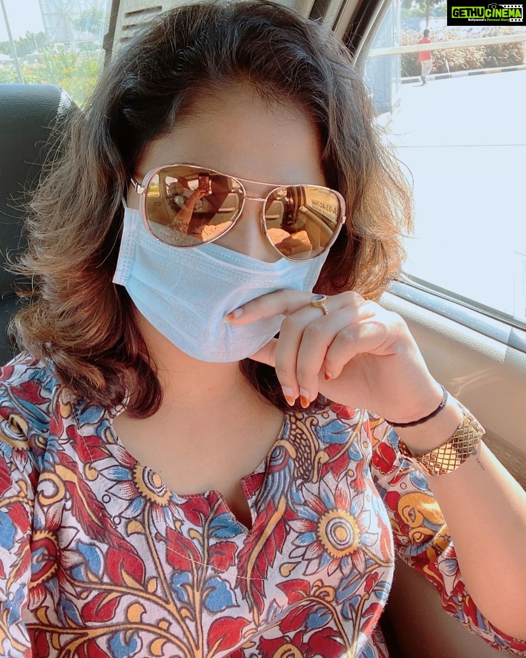 Hariprriya Instagram - Guess who ?? 🙀😛😉🤣 