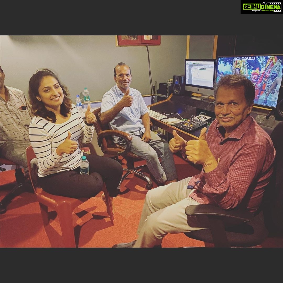 Hariprriya Instagram - Hi guys 🙋🏻♀ I'm very happy to tell you that with amazing planning & execution by Baraguru Ramachandrappa sir, we finished shooting for “Amruthamathi” in less than 2 months🥰💃🏻💃🏻 Also, I broke my own record of dubbing for a movie in just ONE DAY💃🏻 Yayyy....The dialogues were difficult & in pure literary Kannada but very, very meaningful 😍 Going back to 13th century with this script gave me so much satisfaction as an artist ❤
