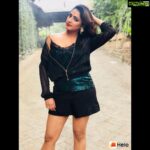 Hariprriya Instagram - Have an amazing Sunday ppl 💐🤩 #helostar #helokannadaofficial Styled by @divyamurthy23 😎