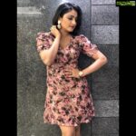 Hariprriya Instagram - Pics clicked at #ellidheillitanaka press meet yesterday 🤩 Movie releasing this Friday on Oct 11th 😎 wearing cute frock designed by @jayanthiballal 😍