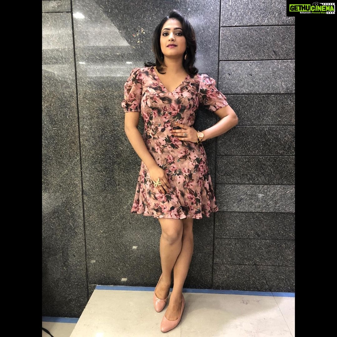 Hariprriya Instagram - Pics clicked at #ellidheillitanaka press meet yesterday 🤩 Movie releasing this Friday on Oct 11th 😎 wearing cute frock designed by @jayanthiballal 😍