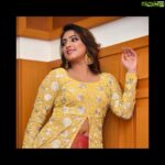 Hariprriya Instagram - ‪Good morning ppl 🙋🏻‍♀ Pics r from my upcoming movie #Kannadgothilla audio launch event 🤩 In love with this beautiful outfit designed by @jayanthiballal 😍 the theme for the event was our Karnataka flag colors☺️ It turned out to be awesome and appropriate for the event 😇💃🏻‬