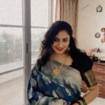 Hariprriya Instagram - She leaves a little sparkle wherever she goes✨🥰 #Sareelove #Vaayaenveera #sundaychill