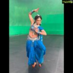 Hariprriya Instagram - One million plus views in less than 3 days 🎊🎉😍❤️💃🏻 Thank you ppl 😘 Am glad that you all liked my look in #Kurukshetra 😍 I always wanted to be a part of mythological movie and wanted to share screen space with Darshan sir 😎 Both of this happened through #Kurukshetra ❤ worked with many seniors of our industry and all thanks to Muniratna sir & Naganna sir ☺ Can’t wait to watch my 3D song on silver screen with u guys 😍💃🏻 For who haven’t watched the song yet ! Here is the link 😎 https://youtu.be/5Nz7J3xfBg8