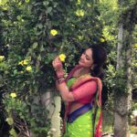 Hariprriya Instagram - #sareelove 😍 #beingtraditional❤ #beingmyself #colourful #indianweddings #friendsweddingday ❤️