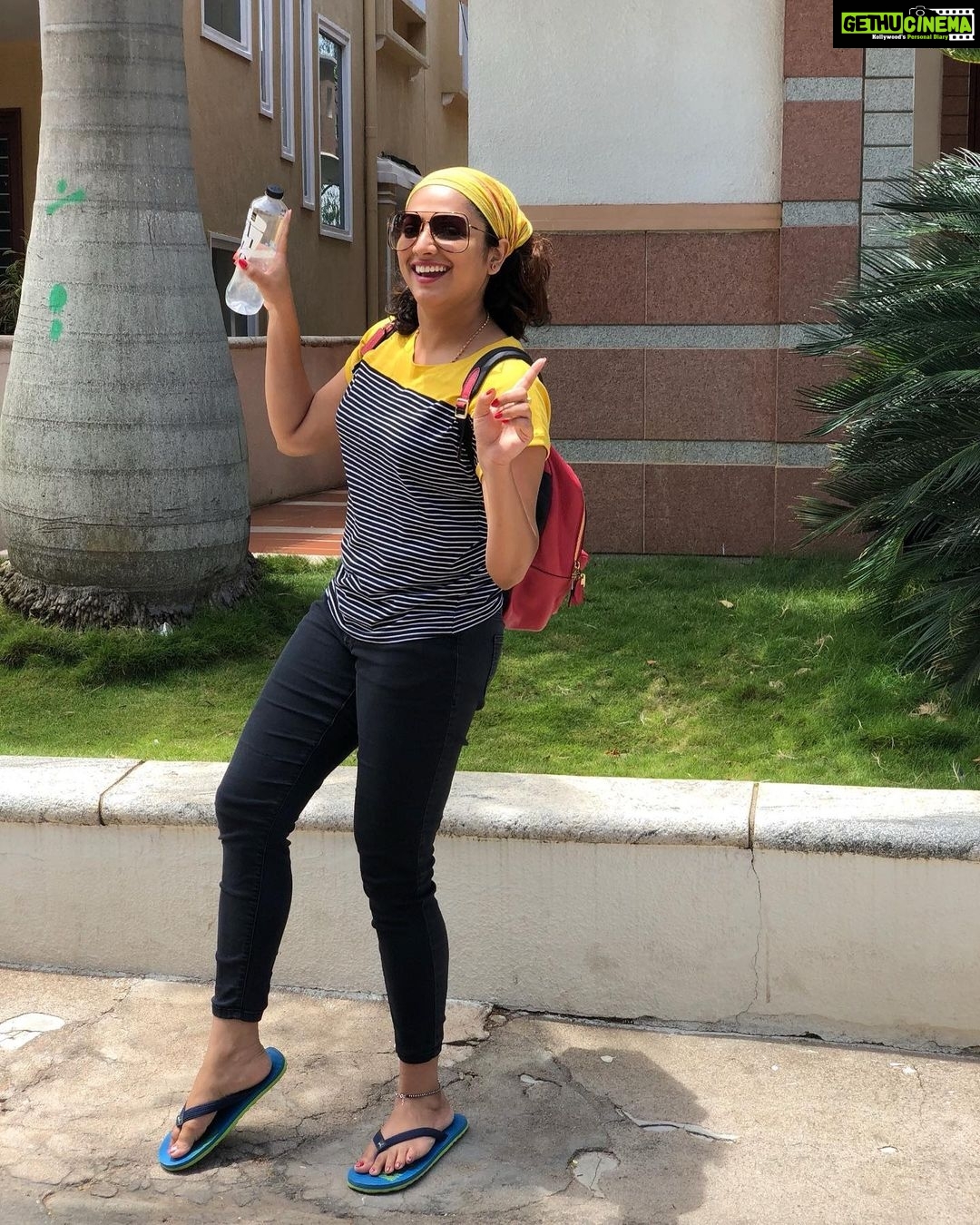 Hariprriya Instagram - Happy weekend ppl 🤠💃🏻 what ever u decide to do, Make sure it makes u happy 😍 #funtime #weekendfun #holidayfun ❤️