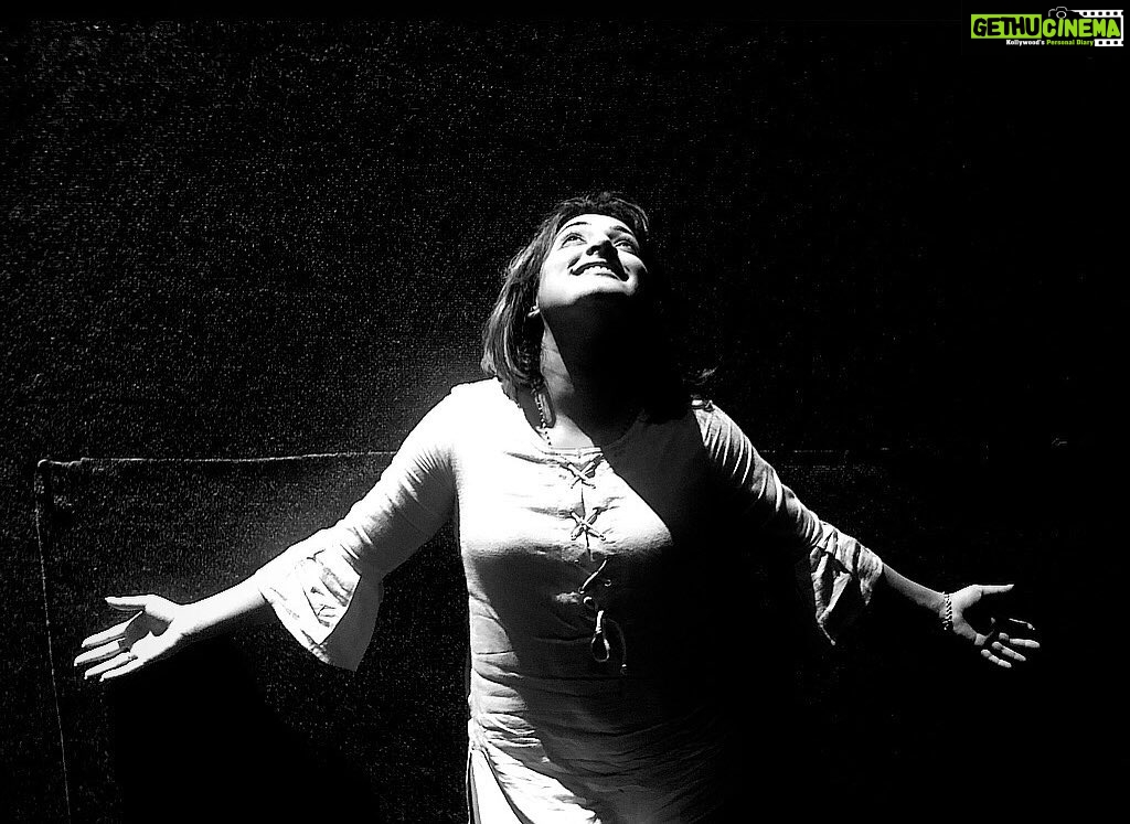Hariprriya Instagram - All stars are born in the dark 😍 #sunshine🌞