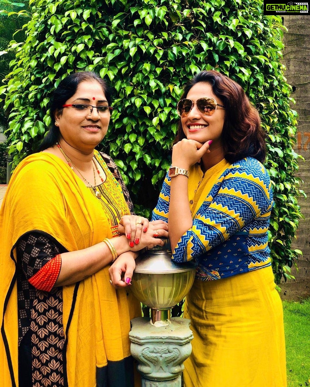 Hariprriya Instagram - Happy happy and happiest birthday Amma 😘❤️