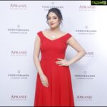 Hariprriya Instagram - I truly believe that a diamond is forever , overjoyed at Forevermark Diamond Showcase at Apranje jewelers 😍 Take your pick from best of designs crafted with beautiful & natural Forevermark diamonds today. #ForevermarkIndia #Forevermark #ApranjeJewellers @apranje_jewellers @forevermark. Elegant gown designed by lovely @jayanthiballal ❤️