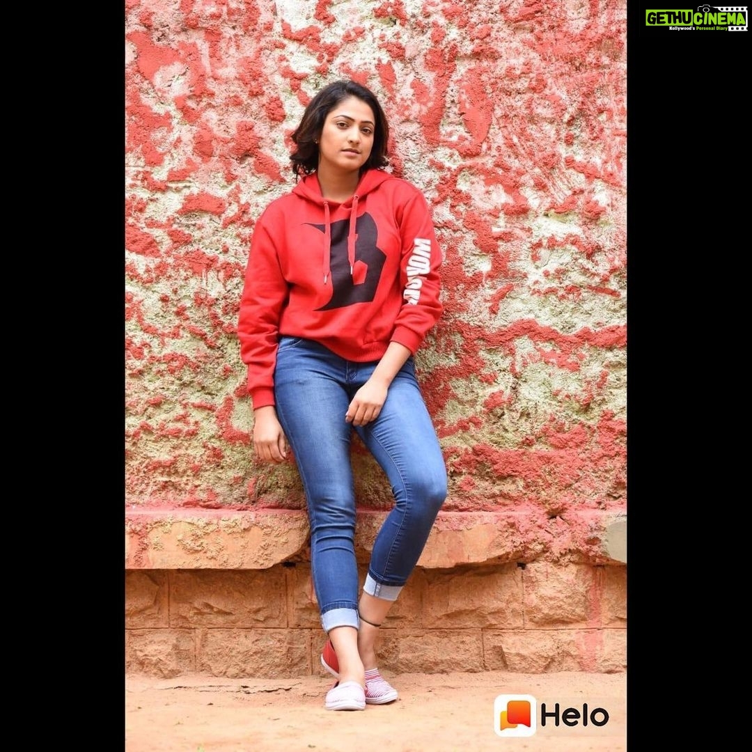 Hariprriya Instagram - D/O Parvathamma releasing this Friday on May 24th 😍 How do u like the look guys ?! ☺️ #DaughterOfParvathamma #hariprriya #movielove #Heloapp ❤️