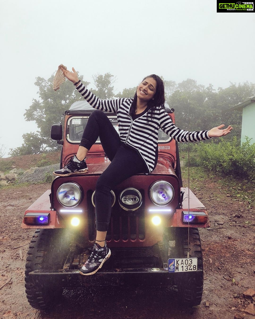 Hariprriya Instagram - Overwhelmed with your love & response to ‘Yethake’ video song from #Bellbottom 😎 https://youtu.be/aorAeMA06i0 ❤ thank you... thank you 🤗🤗 Also, happy to share that the Tamil rights have been sold😍Double the joy now 😄💃🏻
