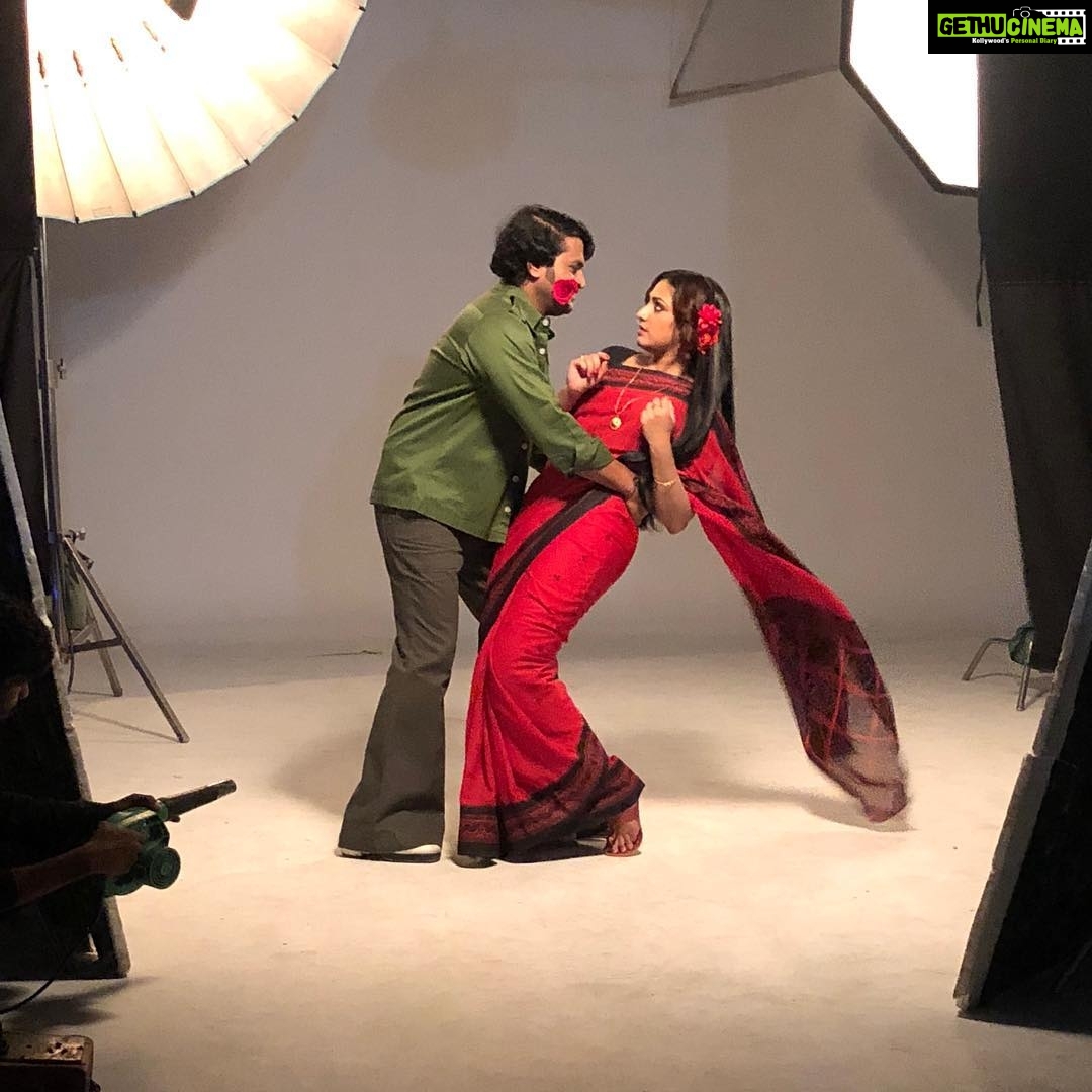 Hariprriya Instagram - Here's the lyrical video of Yethake from #Bellbottom ❤ https://youtu.be/P0VhLhI20L0