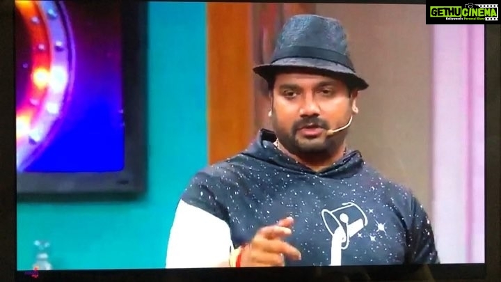Hariprriya Instagram - Thank you @srujanlokesh for accepting the #KannadGothilla Challenge😎❤. And btw, the best cameraman award goes to the person who captured me so well on the video call 😬🤳🏻 #majatalkies💞