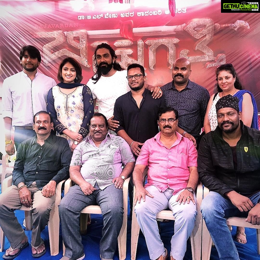 Hariprriya Instagram - My film #Bichhugathii got launched today☺ & you guys already know about #Elliddeillithanaka that was launched yesterday ☺ Very happy to be a part of both the movies & playing powerful characters 😍 Both went on floors today!!! Need all your wishes & love people ☺🙏