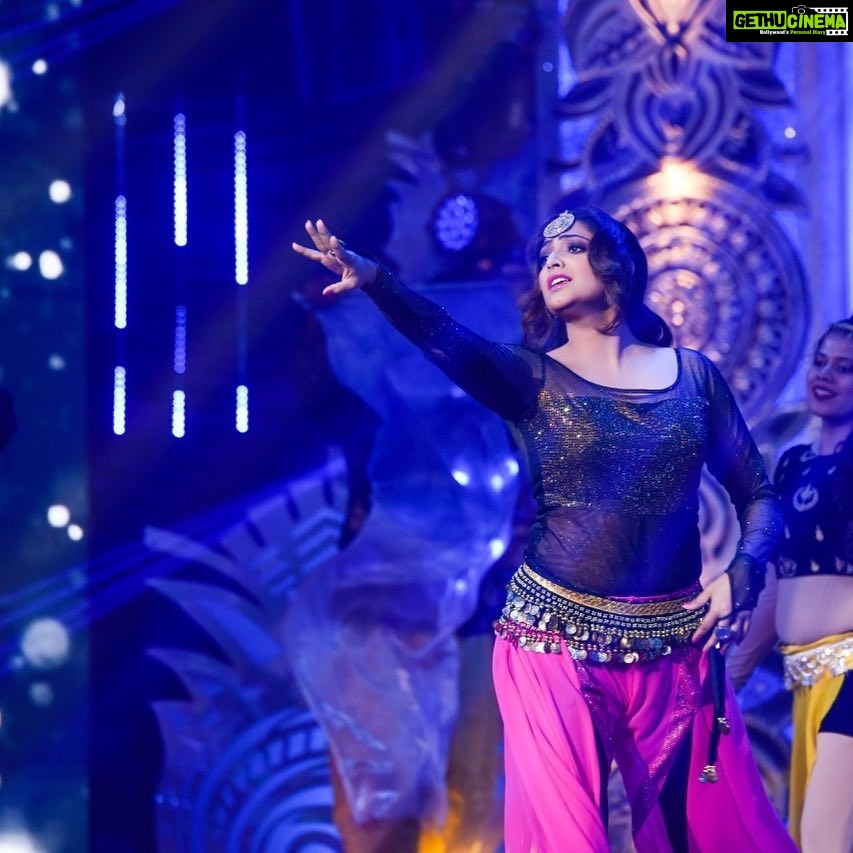 Hariprriya Instagram - Hey ppl , tune into #StarSuvarna now and catch my performance in #HalliHydaPyategBanda ☺️