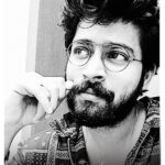 Harish Kalyan Instagram - Facetimed’photoshoot !! Strange but true. Thanks to @prachuprashanth for killing my boredom & making me pose. #quarantinelife #stayhomestaysafe #stayhomeandpose