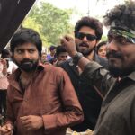 Harish Kalyan Instagram - Some behind the scene pics of the “Thean Mittai” fight sequence ! #irir #ispaderajavumidhayaraniyum #behindthescenes