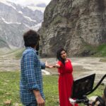 Harish Kalyan Instagram - One of a kind experience it was ! #IRIR shoot days in #ladakh #ladakhdiaries #behindthescenes Will upload more videos soon !! I look so alien as #Gautham but now i miss being Gautham! Your #IspadeRaja