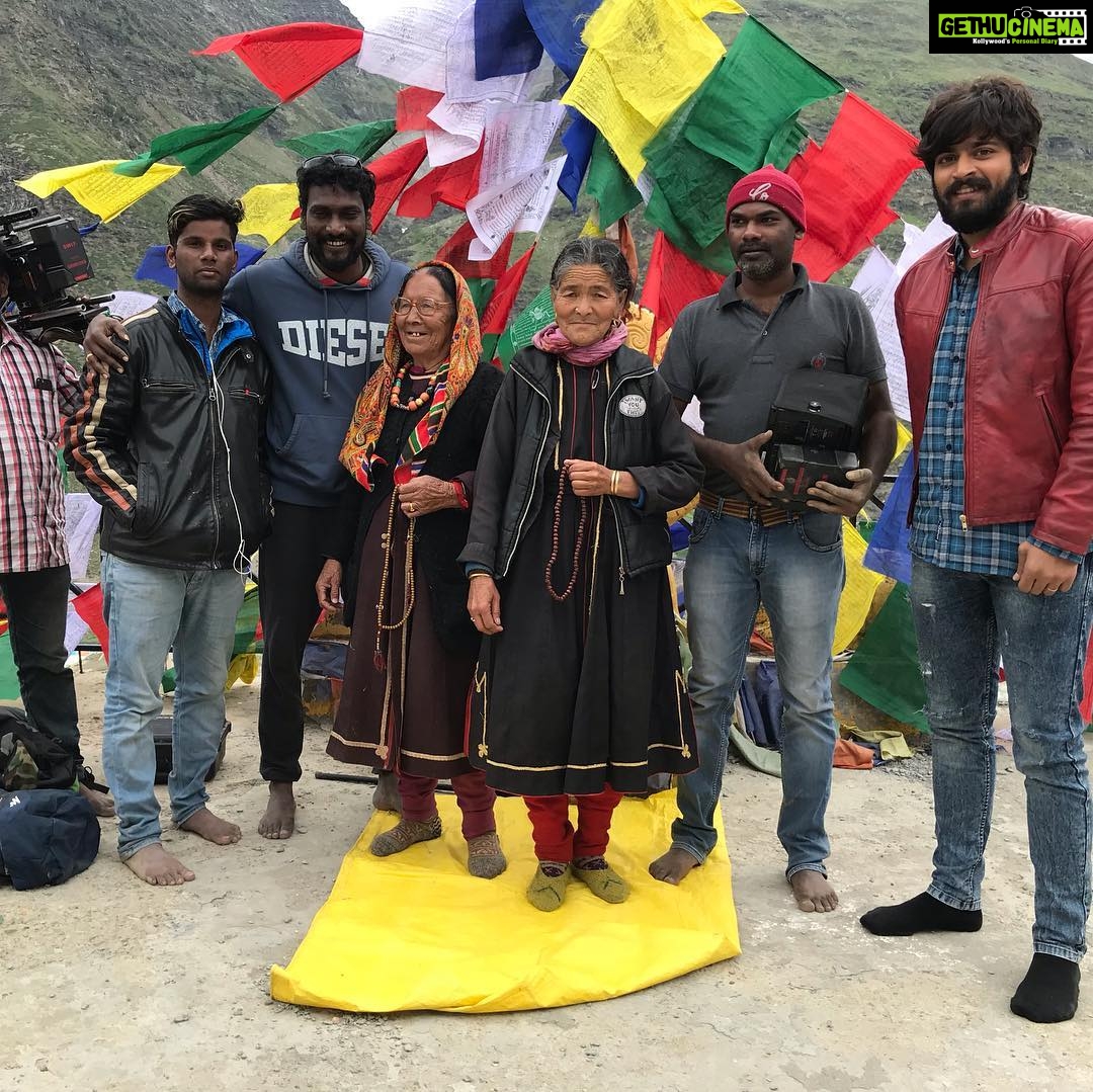 Harish Kalyan Instagram - One of a kind experience it was ! #IRIR shoot days in #ladakh #ladakhdiaries #behindthescenes Will upload more videos soon !! I look so alien as #Gautham but now i miss being Gautham! Your #IspadeRaja