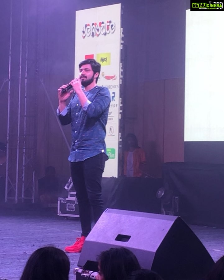 Harish Kalyan Instagram - Pleasure meeting you all. My lovelies. #collegestudents #SRMEaswari #NIFT That energy & vibe ❤️🤗