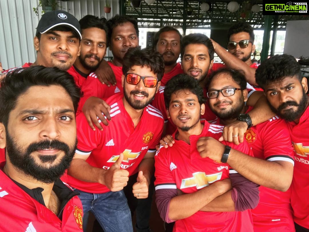 Harish Kalyan Instagram - Happy friendship day :) love you all my friends ❤️❤️