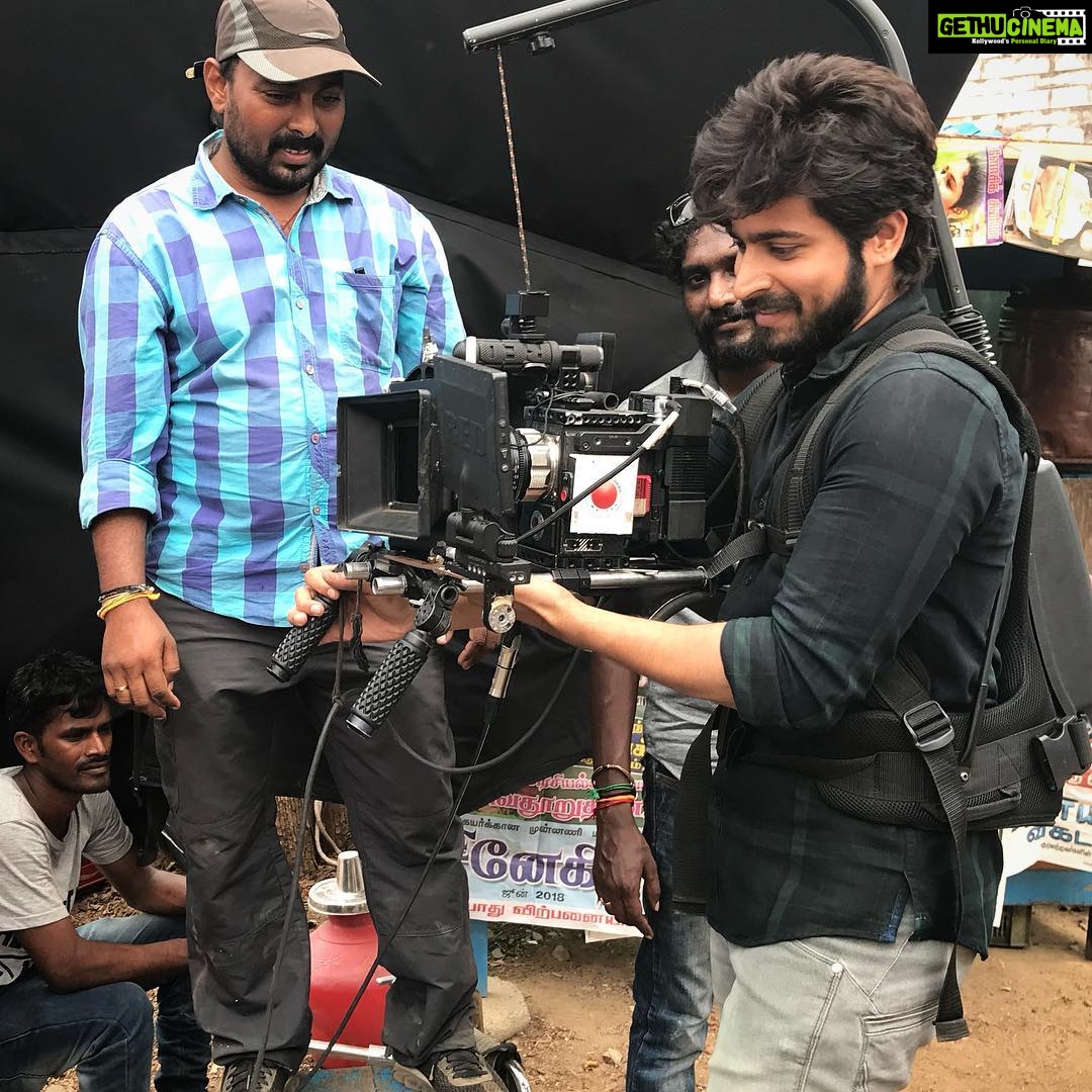 Harish Kalyan Instagram - Trying my hand at cinematography. Well can’t even hold it together... hats off to all the #cinematographers ❤️