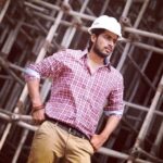 Harish Kalyan Instagram - #poriyaalan #shooting #dream #grassrooot #vetrimaran