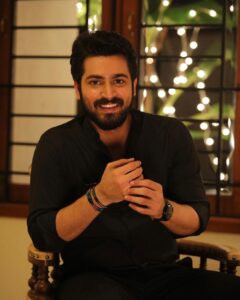 Harish Kalyan Instagram - Ungalil oruvanaana indha “Karthik”ai ungal manadhil yetri vaithu paaratiya ellarukkum romba nanri. 

Thank you all for accepting Karthik. 

This will remain close to my heart for many reasons. 

#OhManapenne
