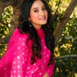 Harshika Poonacha Instagram – Anything is POSSIBLE with Sunshine and little PINK 💕💕💕
.
.
.
.
PC : @kalaakaar_23 Bangalore, India