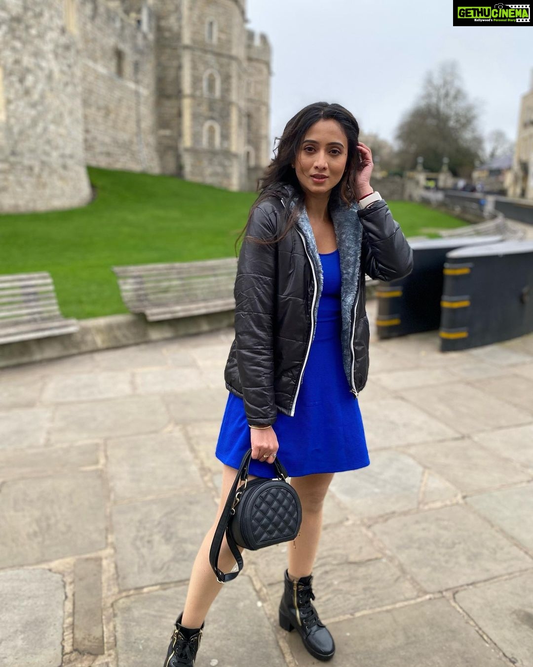 Harshika Poonacha Instagram - While the #Queen is resting inside the #windsor #castle , The princess is posing outside ♥️♥️♥️ Awww I love #london 😍❤️ . . . . . PS : I’m freezing while I still want pictures 🙈🙈🙈 Windsor Castle