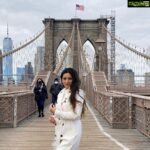 Harshika Poonacha Instagram - Beauty and the Bridge ❤️ Brooklyn Bridge