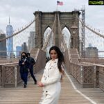 Harshika Poonacha Instagram - Beauty and the Bridge ❤️ Brooklyn Bridge
