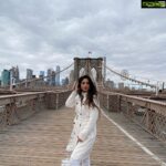 Harshika Poonacha Instagram - Beauty and the Bridge ❤️ Brooklyn Bridge
