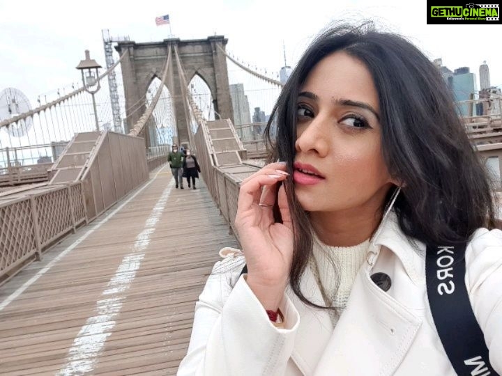 Harshika Poonacha Instagram - Touchdown NEWYORK ❤❤❤ My love for bridges 🥰🥰🥰 @brooklynbridgeig @nytimes Brooklyn Bridge