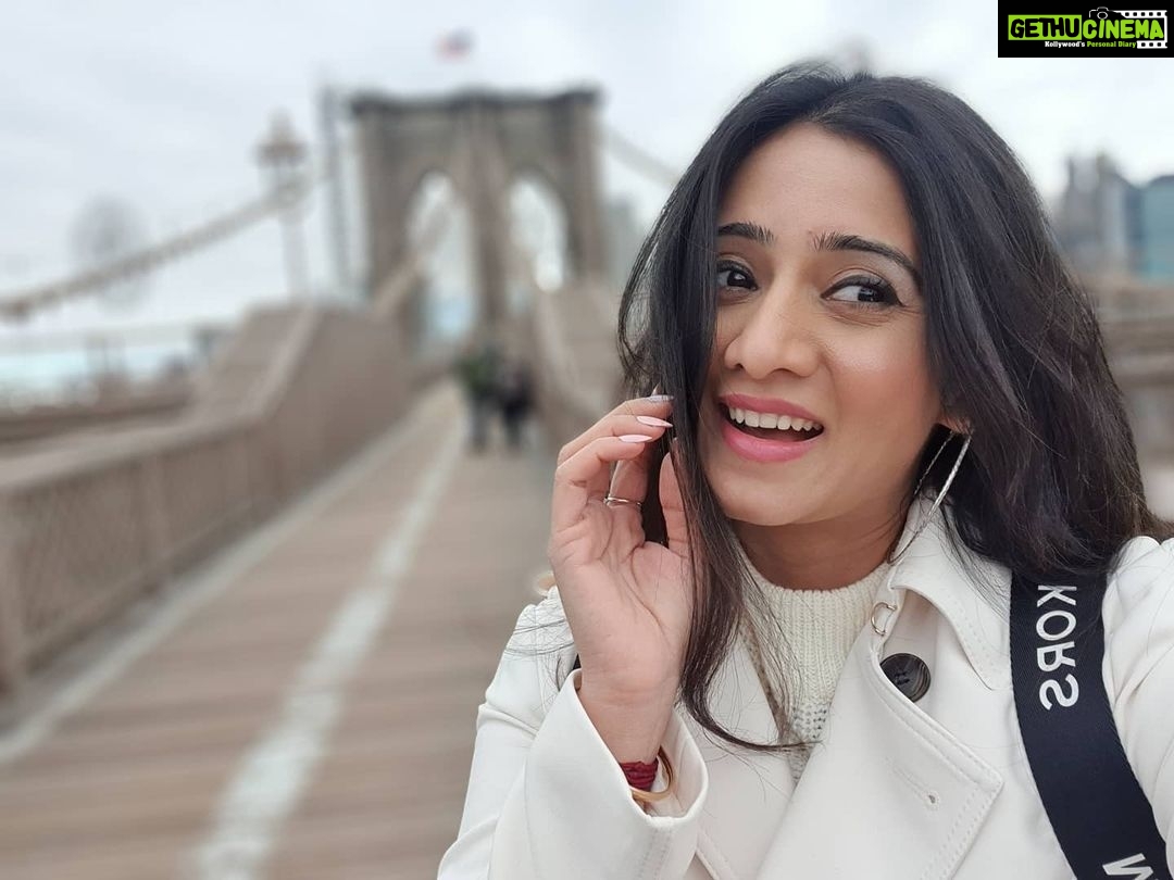 Harshika Poonacha Instagram - Touchdown NEWYORK ❤❤❤ My love for bridges 🥰🥰🥰 @brooklynbridgeig @nytimes Brooklyn Bridge