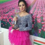 Harshika Poonacha Instagram - Another addition to my wall of fame ❤❤❤ Finally got my hands on to the #BiggBoss season2 best entertainer award 😇 Thankyou @starsuvarna 🙏 . . . . . . Beautiful outfit,accessories and shoes by the lovely @laxmikrishnaofficial MUH @makeover_by_mebitha @makeoverwith_kanakagowda Bangalore, India