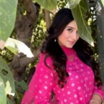 Harshika Poonacha Instagram - Uffff💕💕💕 This song 🙈 Just perfect for my character in #Sthabda , My name is Indu in the film and this song starts with indireyo aval sundariyo ♥️♥️♥️ Just makes me feel happy with song blending with the video 🥰😍😘