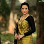 Harshika Poonacha Instagram - Happy Republic day from the land of soldiers, Kodagu is the land which has given maximum number of soldiers to our country. I'm honored to be born in a soldier family. Proud of my land Kodagu, Proud of my country India ❤ Jai Hind 🇮🇳 Yours Proud Indian Kodavathi . . . . . . Designer @nineonine_designstudio MUH @makeover_by_mebitha Jewellery @muliyajewels PC @rakesh_hg_photography Kodagu, India