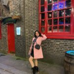 Harshika Poonacha Instagram - Who needs some FISH & CHIPS ♥️♥️♥️ #london #lights London, United Kingdom