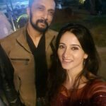Harshika Poonacha Instagram - I wish I could caption "Super Happy to be working with Abhinaya Chakravarthi " 😇 , Well I'm yet to be that privileged, Nevertheless its always an honor to pose with our very own "6 feet cutout" @kichchasudeepa sir 🥰 His Aura is impeccable 😍 Innovative Film City