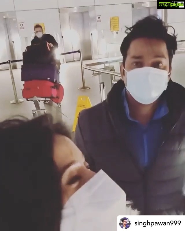 Harshika Poonacha Instagram - My sweetest costar @singhpawan999 ji carrying my bag when we left to India . He is such a gentleman 🤗 My costar is the best 🤗 #friendsforever #throwback Posted @withregram • @singhpawan999 Back to India 🇮🇳 Carrying my heroine @harshikapoonachaofficial 's bag😂