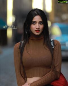 Harshika Poonacha Instagram - DREAM Big , SPARKLE More , SHINE Bright ❤️❤️❤️ Basically just SHINE ONNNNN🥰🥰🤗 . . . PC @snabhi London, United Kingdom
