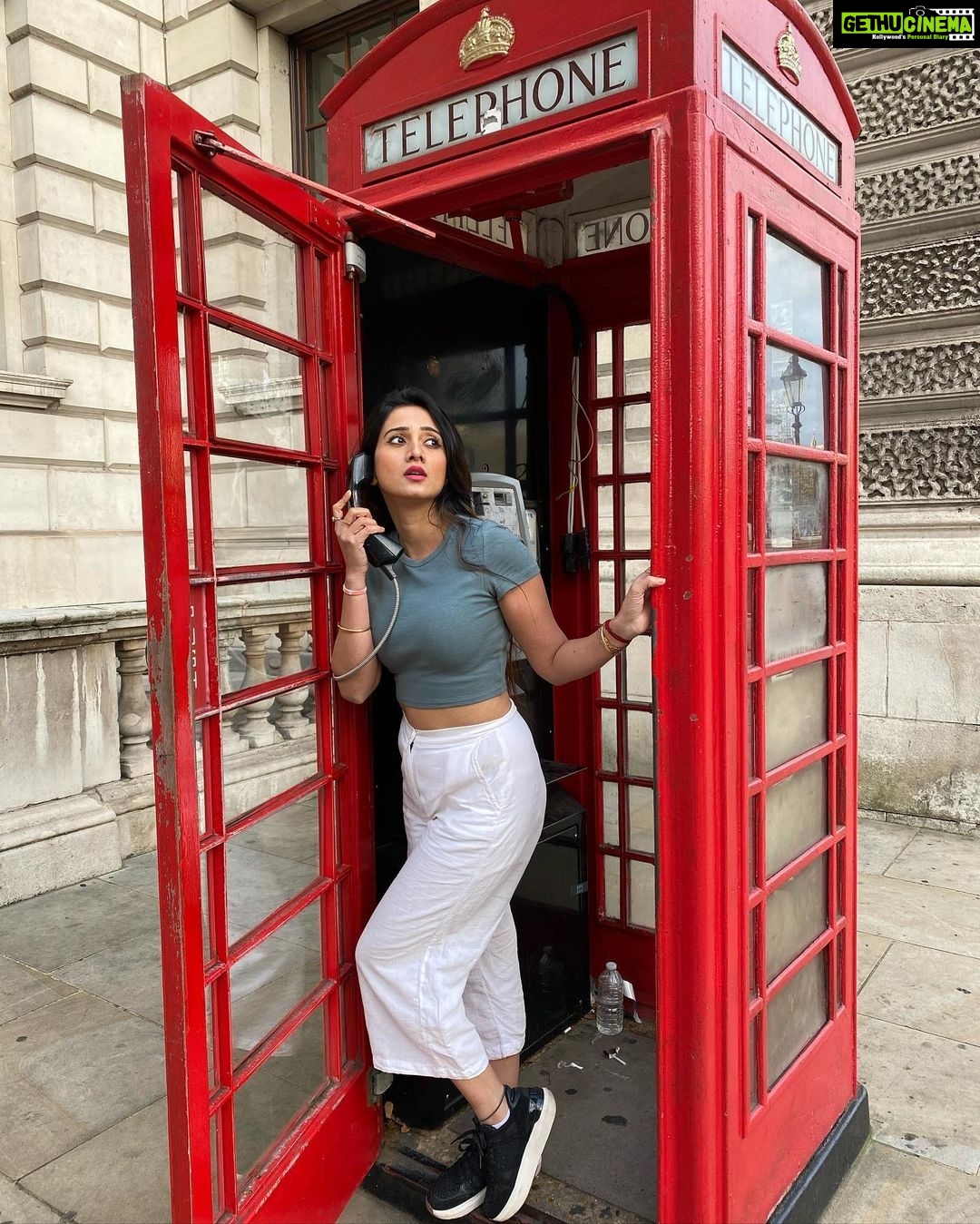 Harshika Poonacha Instagram - Hello from London ❤️❤️❤️ Did you forget to call somebody you love ? Call them right away! , You don’t know how many days months or years you are living for, just live them happily with your loved ones , if u can’t meet them, atleast make a call to check on them ❤️❤️❤️ Love is life ❤️ Love everyone , Live Happily 😇 PC @saanz_instgrammm London, United Kingdom